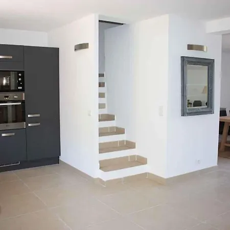 Sleeps 6