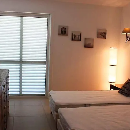 Holiday home Sleeps 6